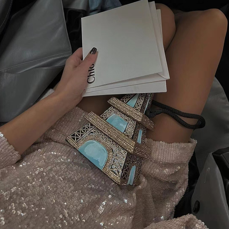 Paris Fashion Week 2025 Blogge - Street Fashion Paris 2025 评论和价格